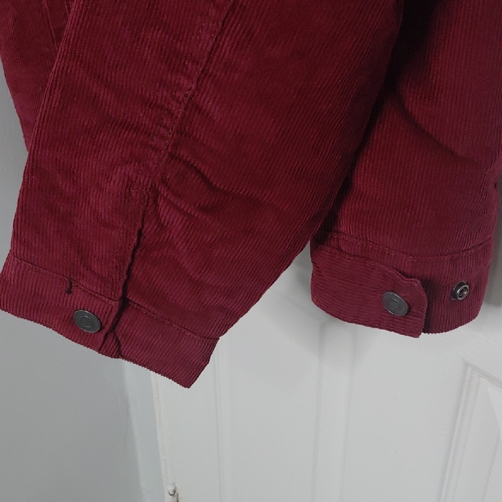 Forever 21 Men's Burgundy Corduroy Jacket with Cream Sherpa Collar - Picture 6 of 9